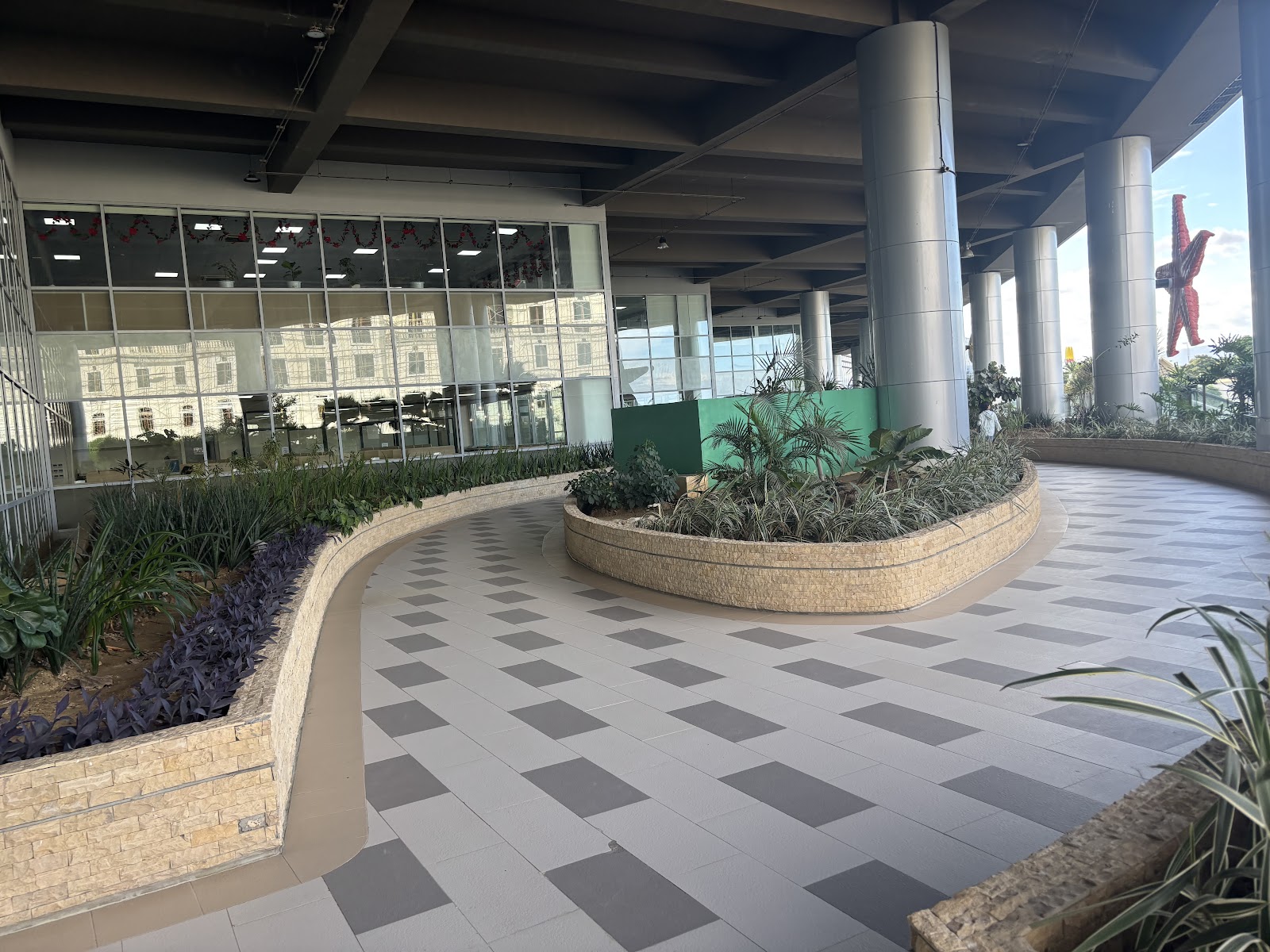 オープンスペースのマンツーマンレッスン