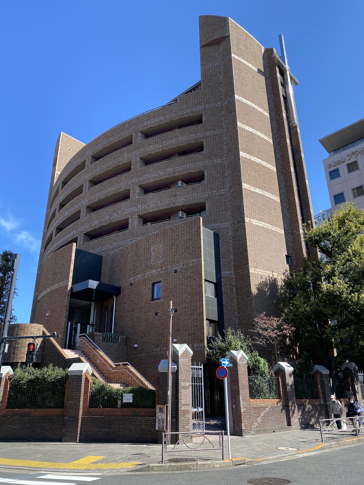 雙葉中学校 中学受験 校舎写真・徳においては純真に義務においては堅実に
