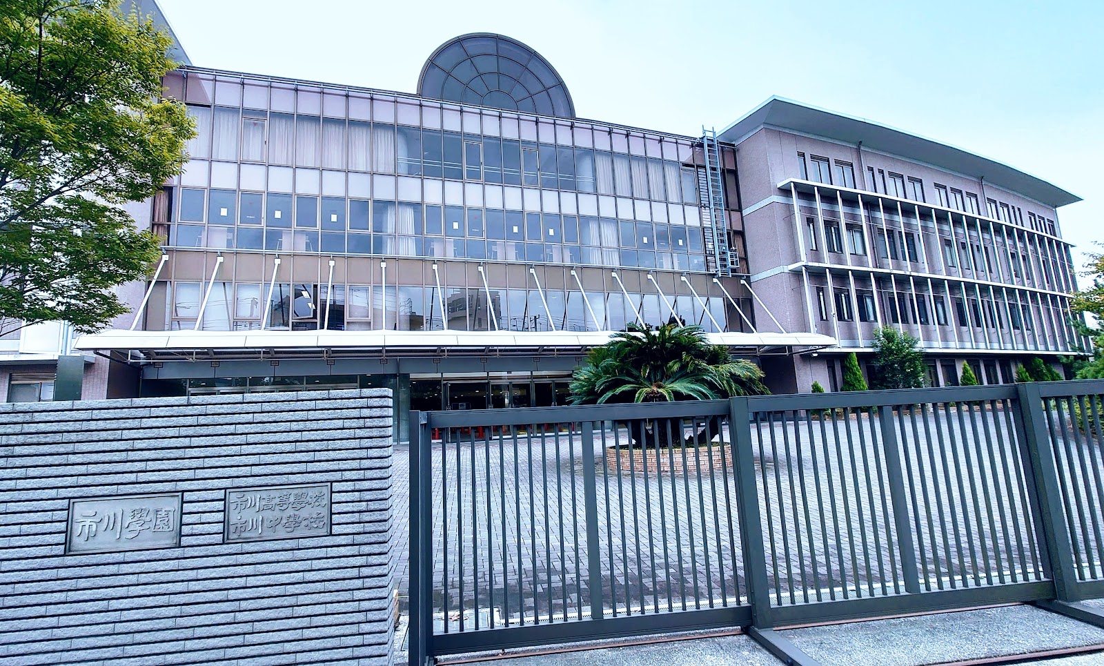 市川中学校の校舎・キャンパス写真