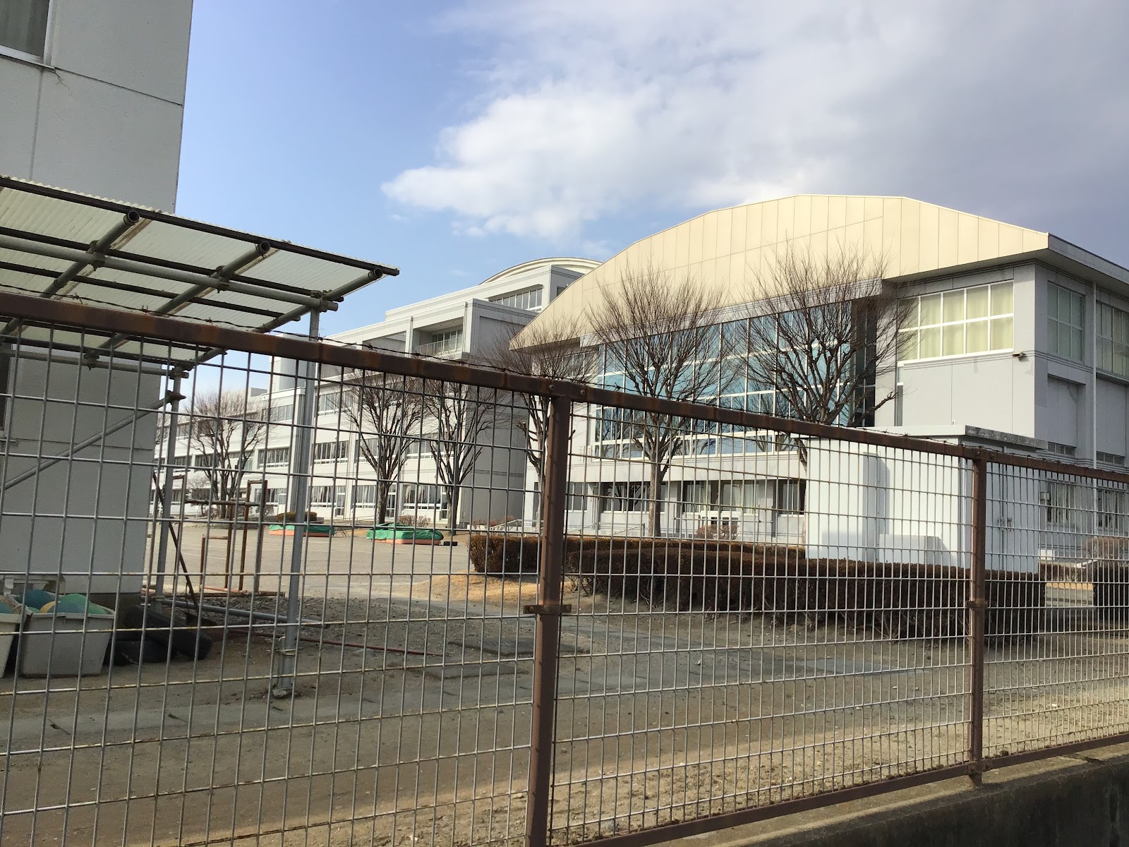 伊勢崎市立四ツ葉学園中等教育学校の周辺・アクセス