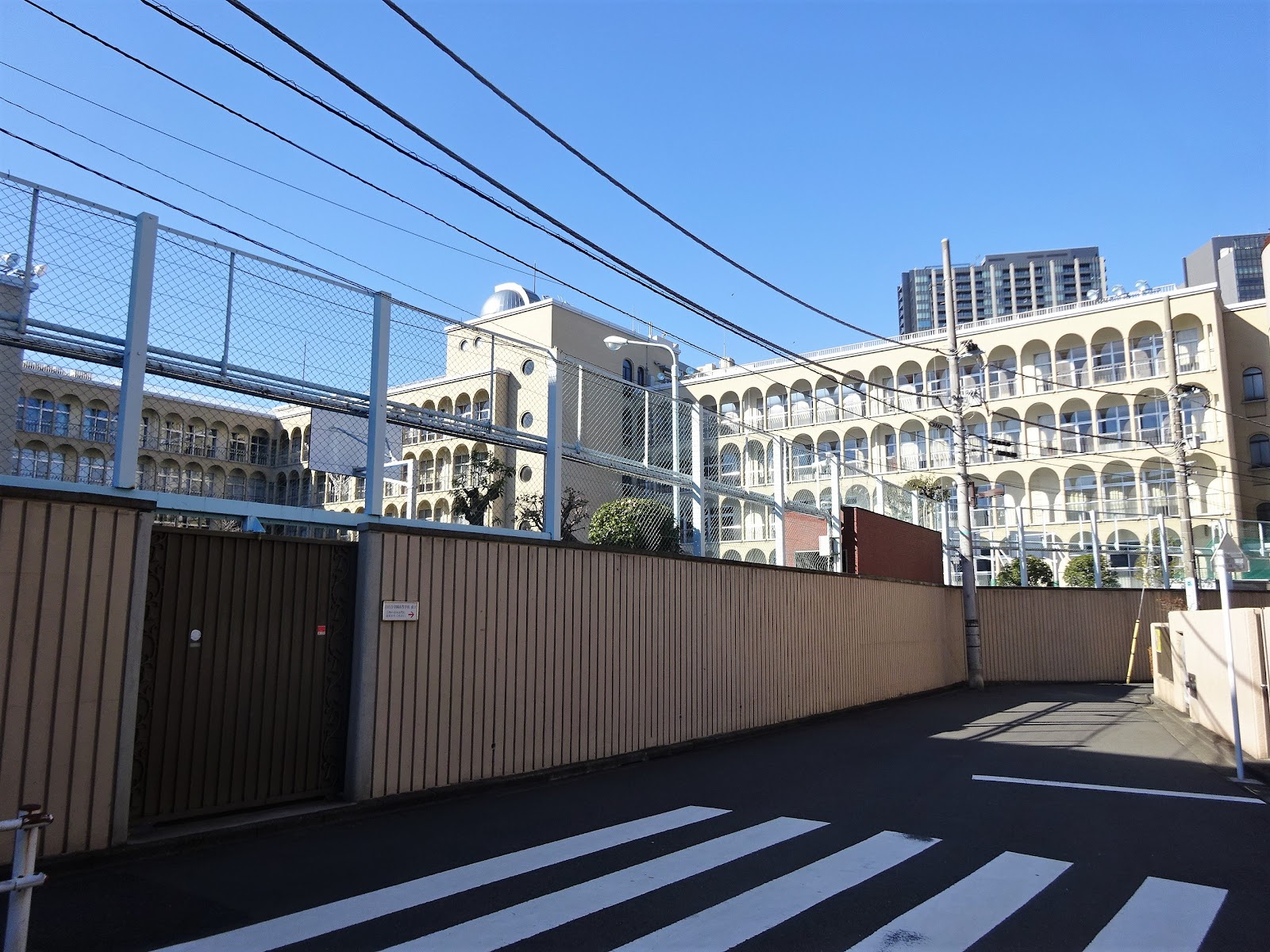 白百合学園中学校の校内・教育環境