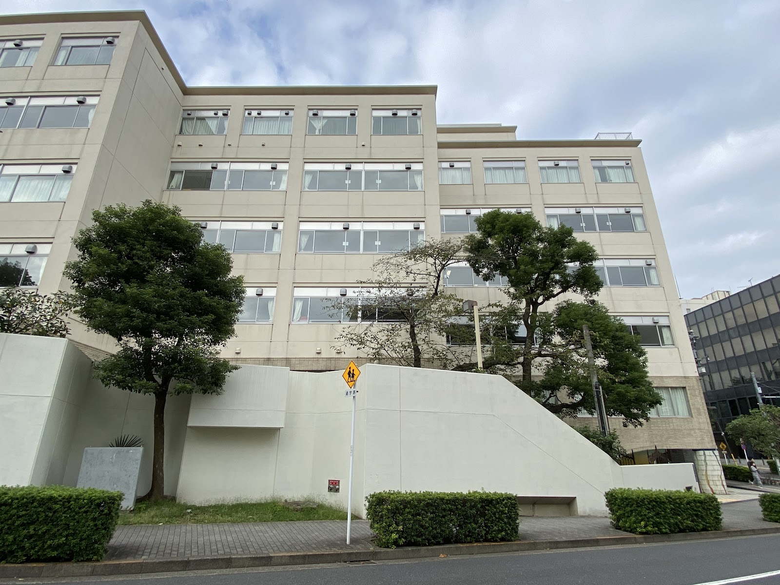 千代田区立九段中等教育学校の周辺・アクセス