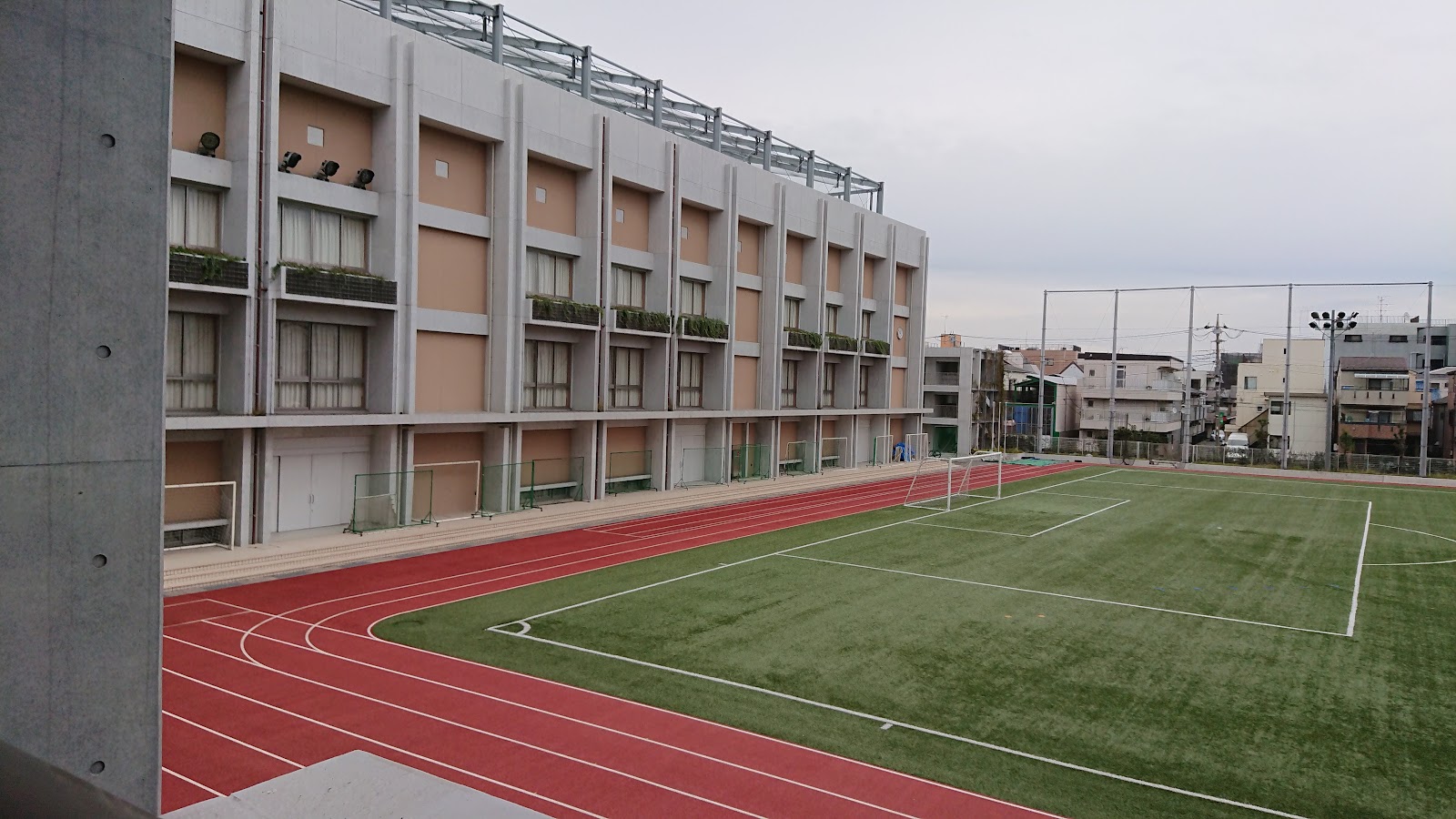 川崎市立川崎高等学校附属中学校の校内・教育環境