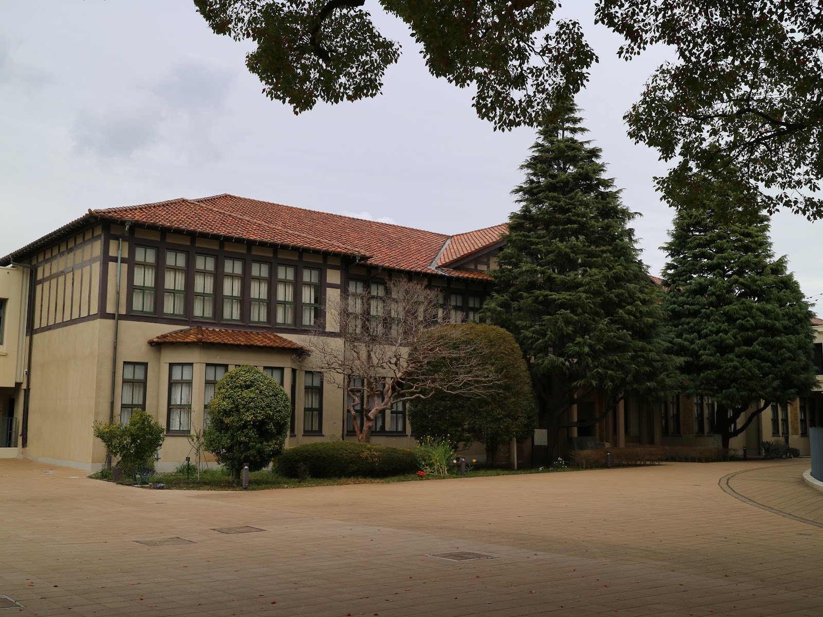 横浜共立学園中学校の校内・教育環境