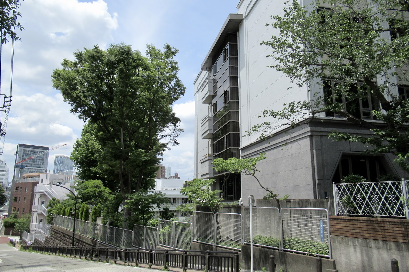 東京女学館中学校の周辺・アクセス
