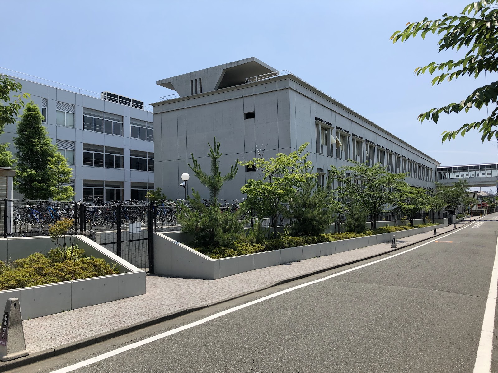 湘南学園中学校の校内・教育環境