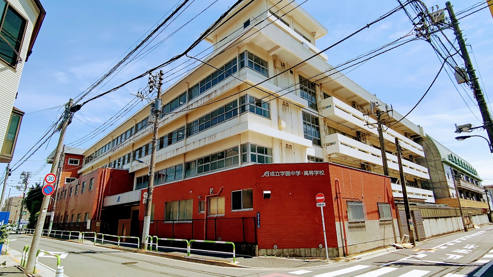 成立学園中学校の施設・校内風景