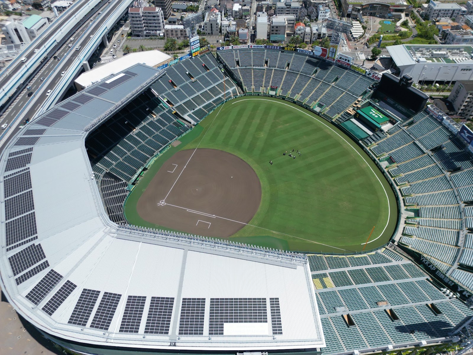夏の甲子園がひらかれる阪神甲子園球場