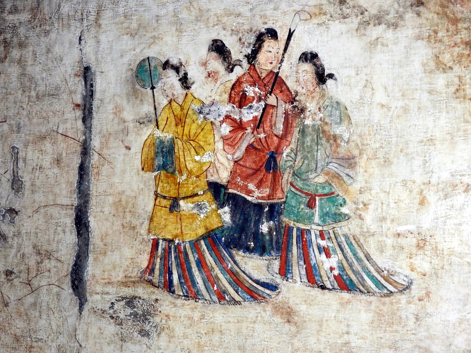 かべに 絵が かかれた 高松塚古墳