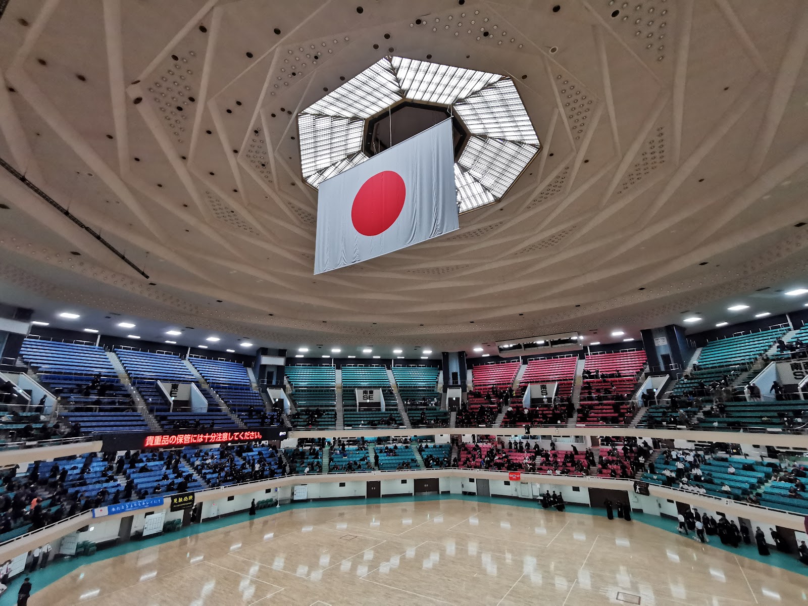 全国戦没者追悼式が行われた東京・北の丸公園の日本武道館